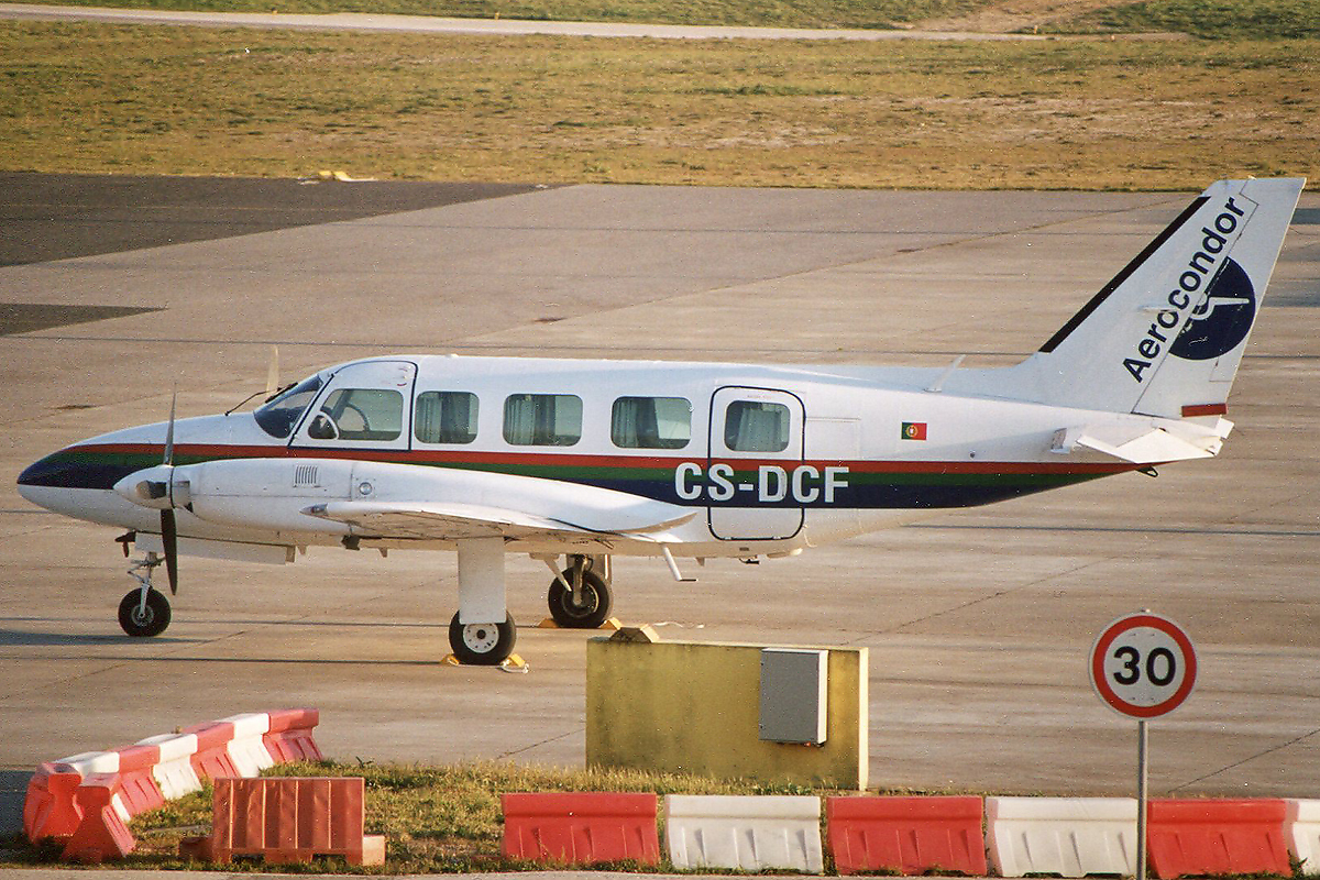 CS-DCF (31-8052174) Piper PA-31-350