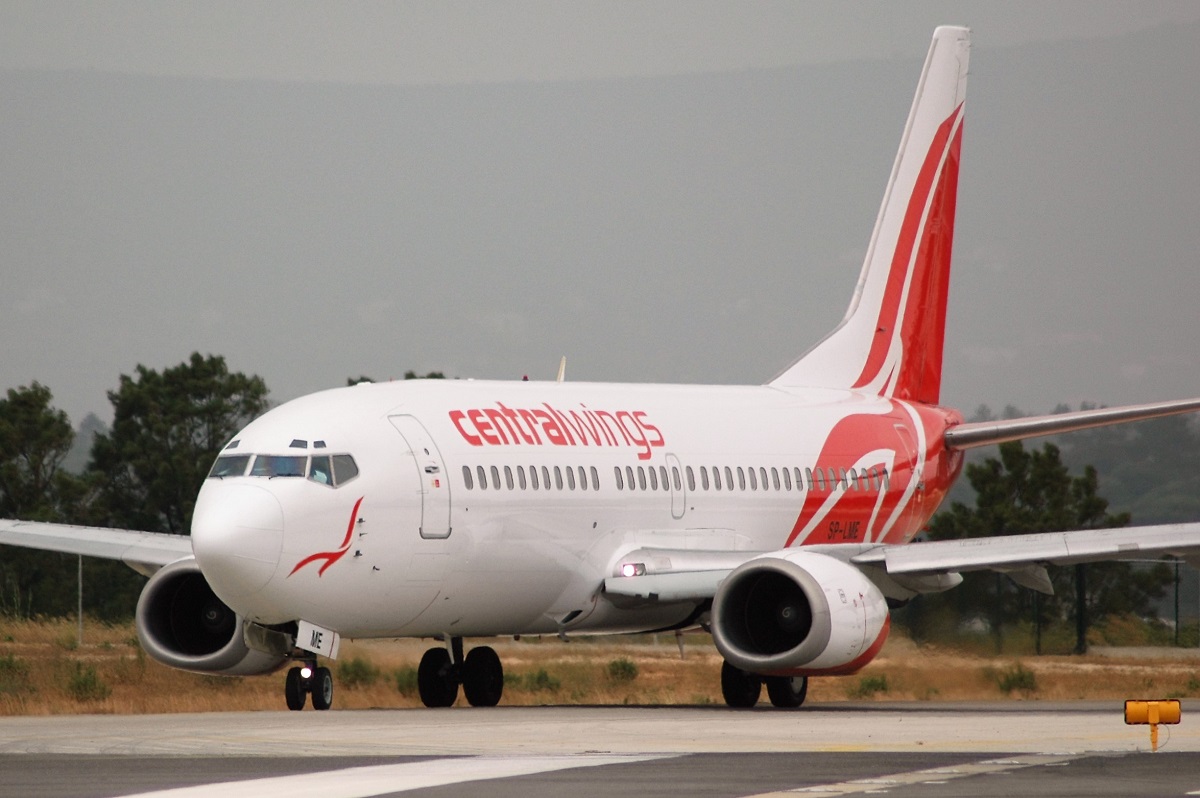 SP-LME (28590) 1999 Boeing 737-36N