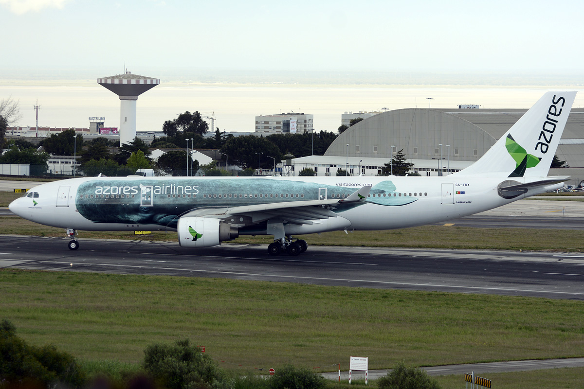 CS-TRY · Airbus A330-223 · (LIS / LPPT)