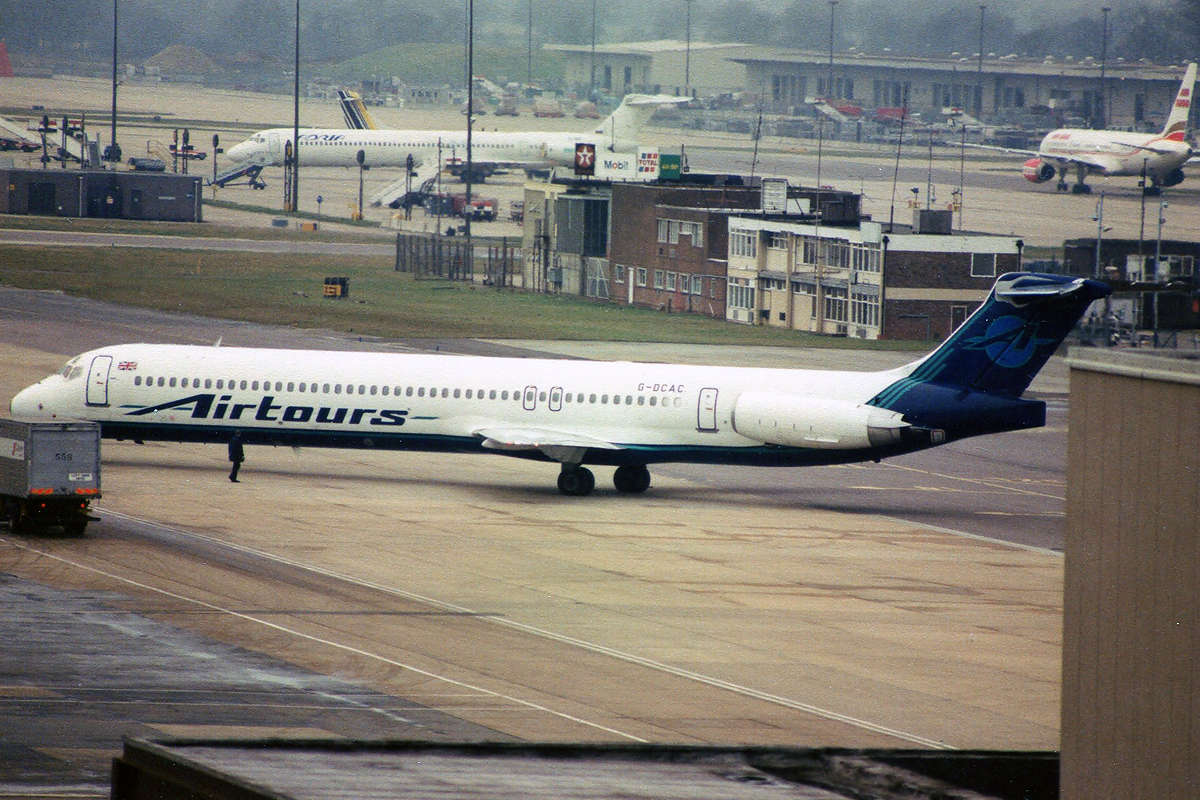 G-DCAC · McDonnell Douglas MD-83 · (LGW / EGKK)
