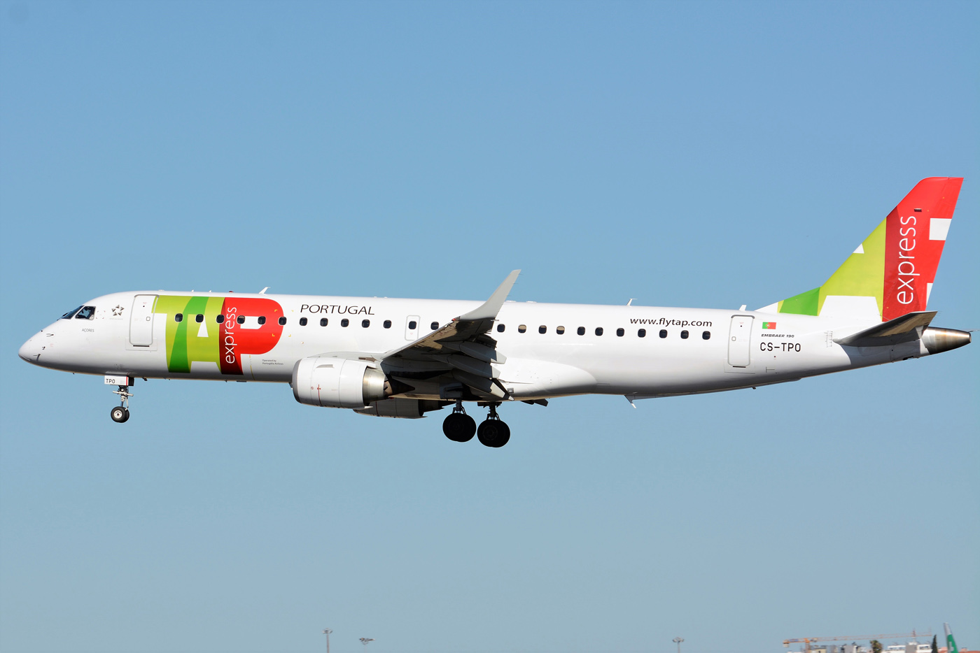 CS-TPO (19000432) Embraer 190-100LR