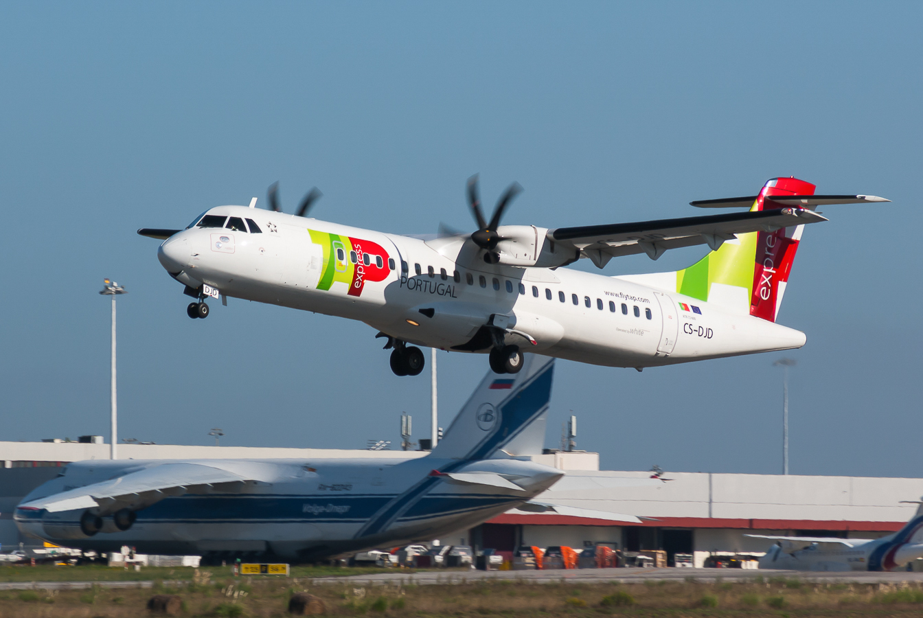 CS-DJD (1233) 2015 ATR-72-600