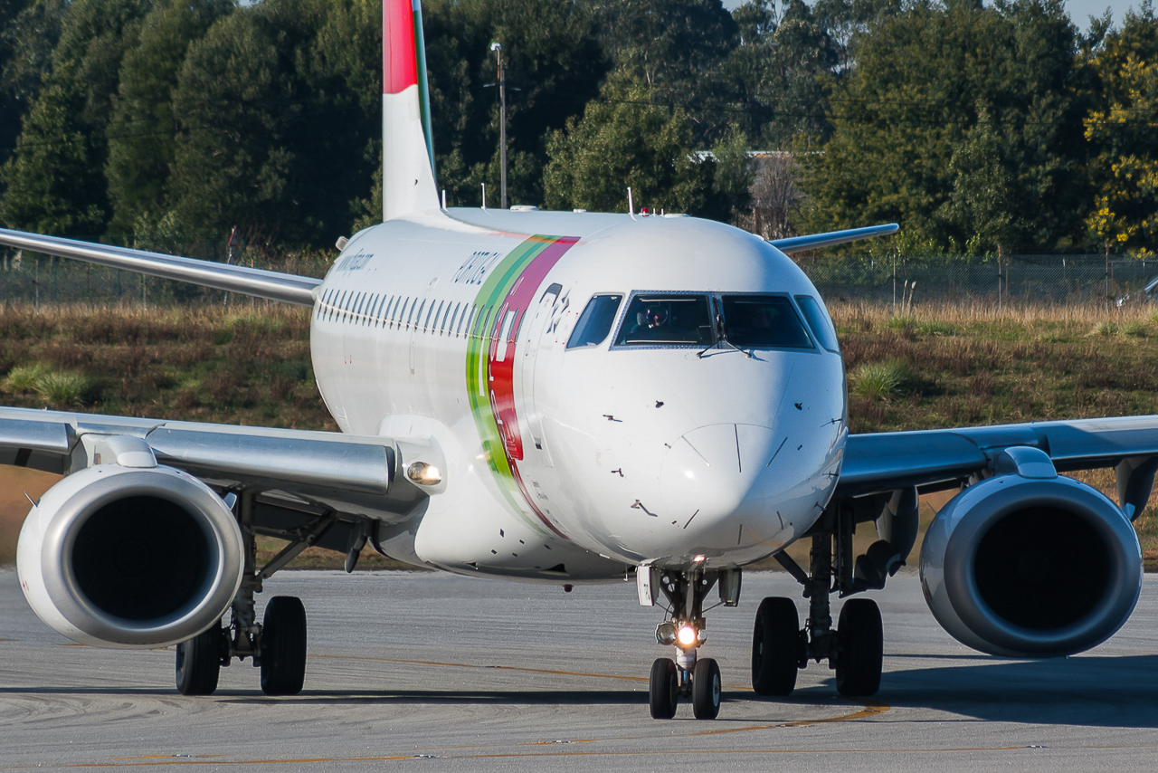 CS-TPQ · Embraer 190-100LR · (OPO / LPPR)