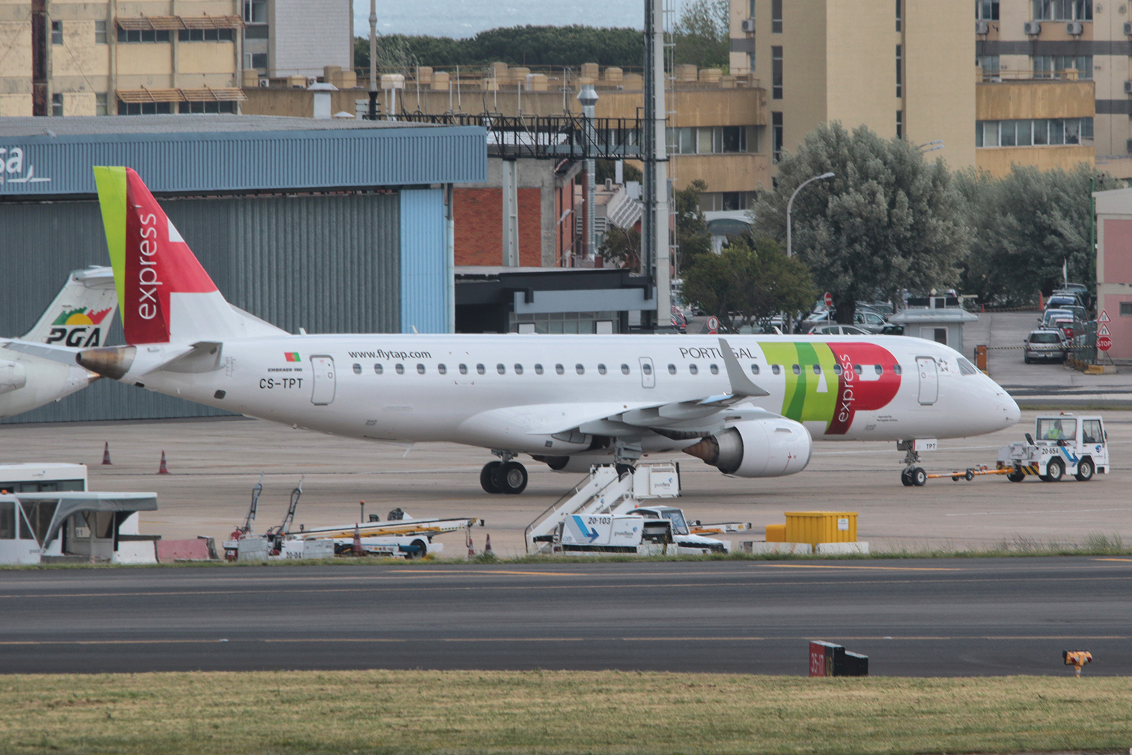CS-TPT · Embraer 190-100LR · (LIS / LPPT)