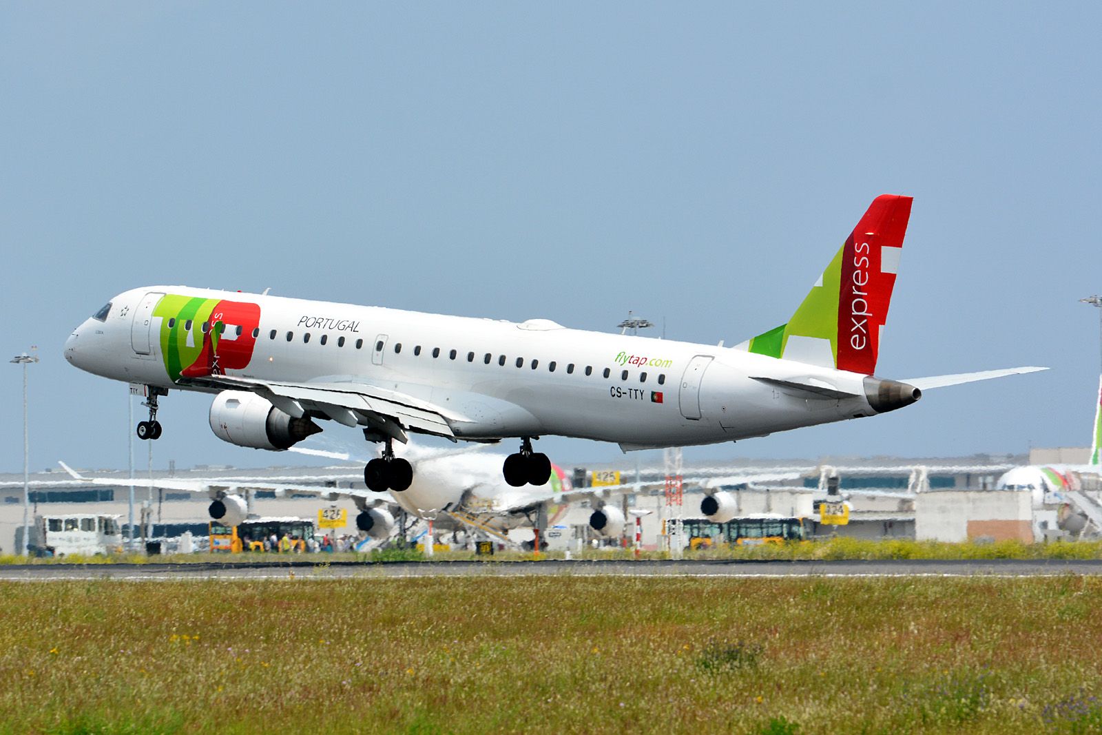 CS-TTY · Embraer 190-200IGW · (LIS / LPPT)