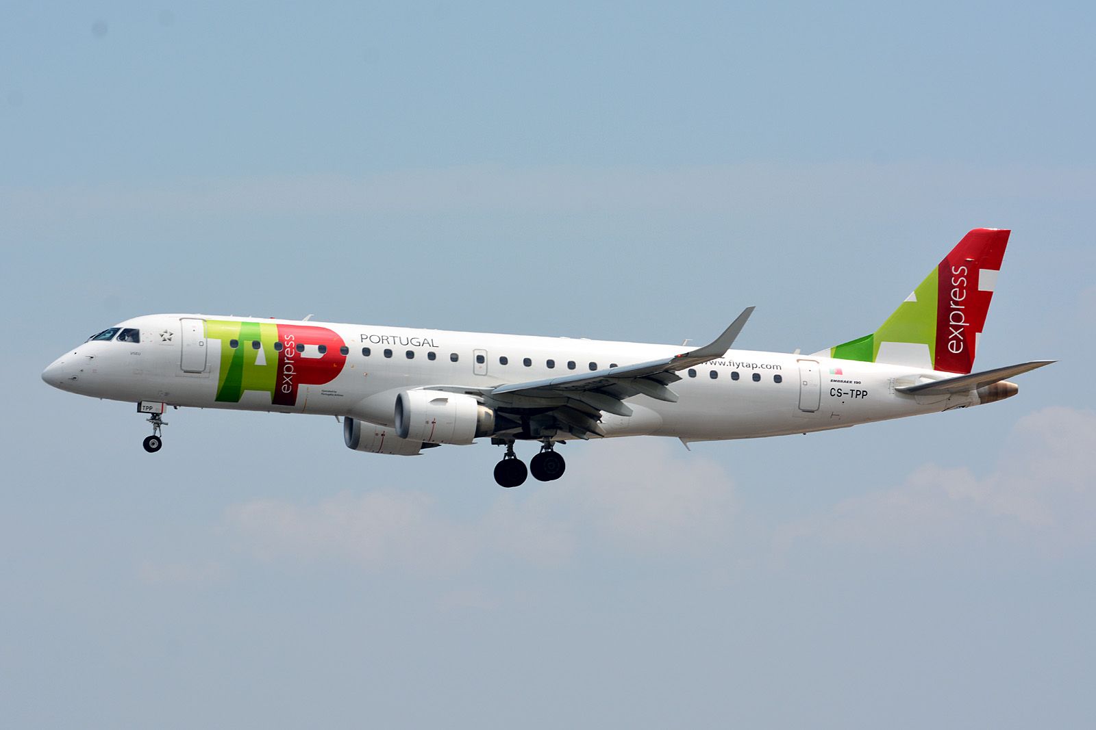 CS-TPP · Embraer 190-100LR · (LIS / LPPT)