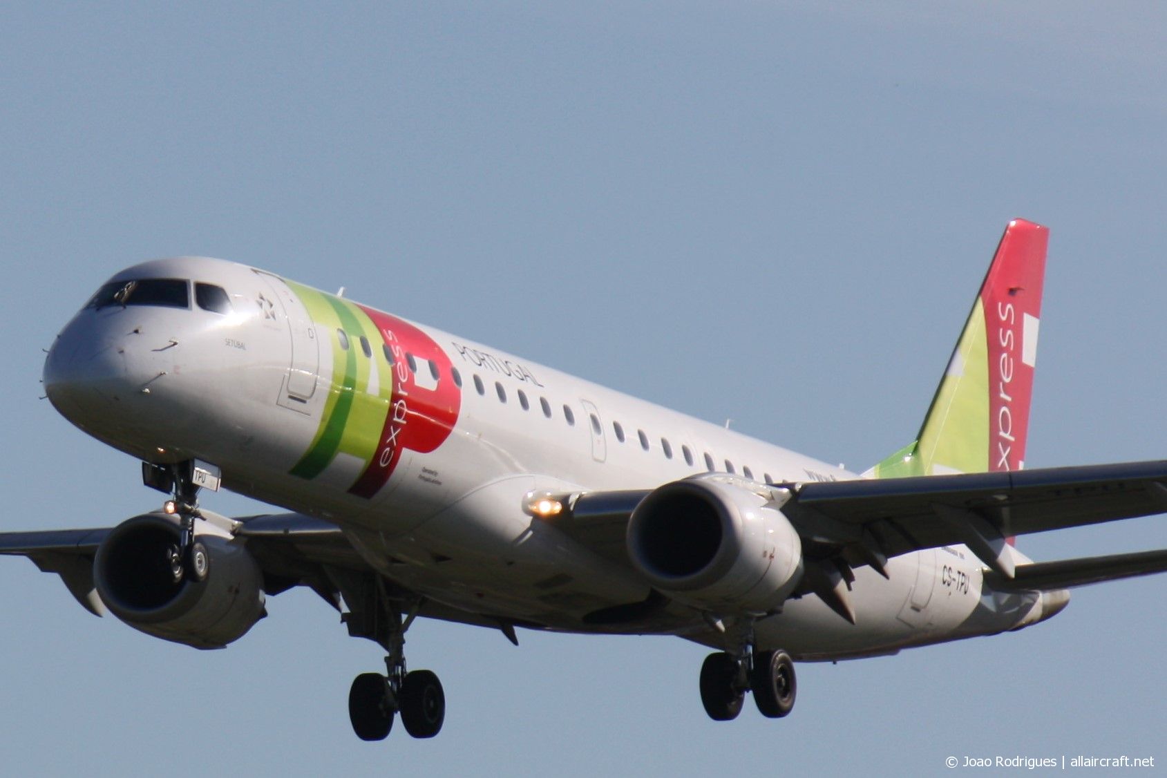 CS-TPU · Embraer 190-100LR · (LIS / LPPT)