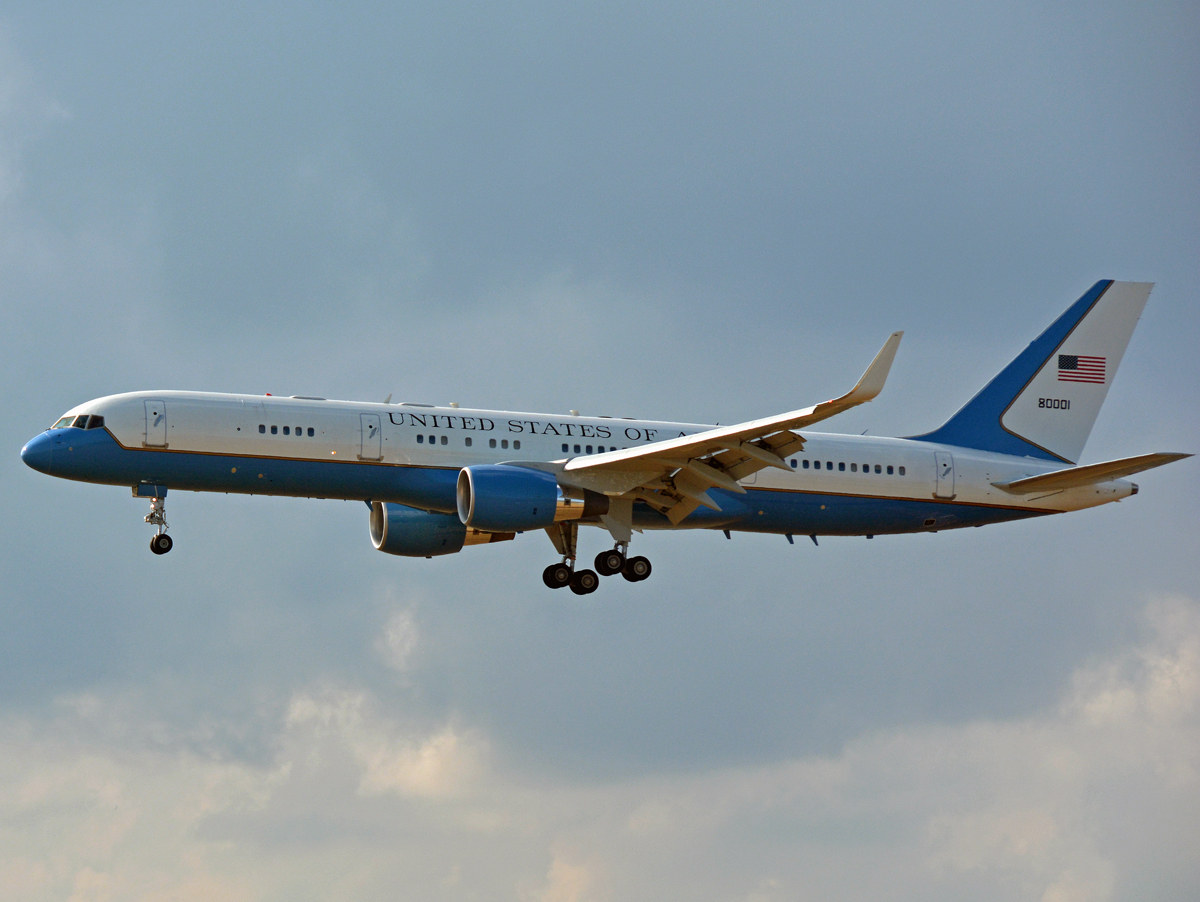 98-0001 (29025) 1998 Boeing C-32A