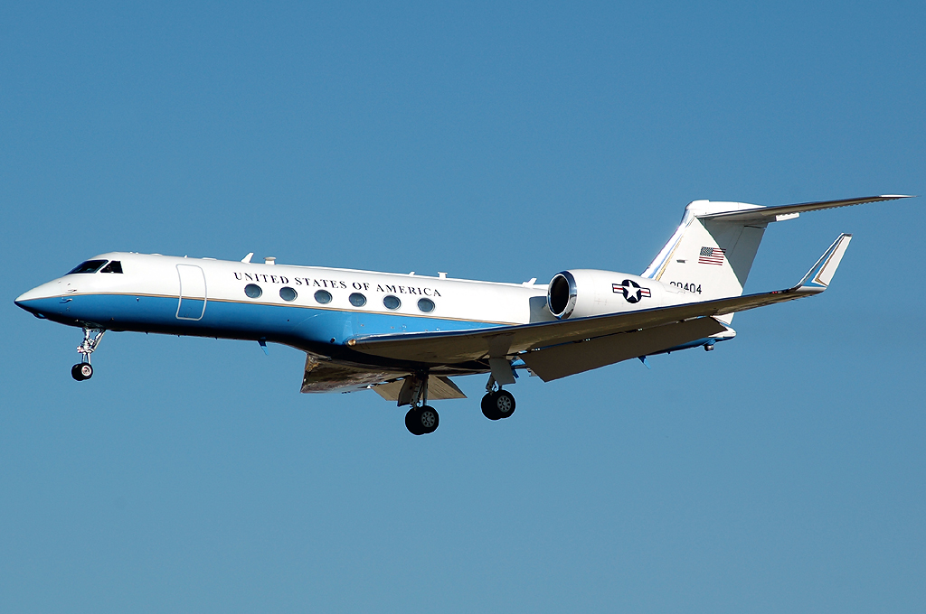 99-0404 (590) 1999 Gulfstream Aerospace C-37A