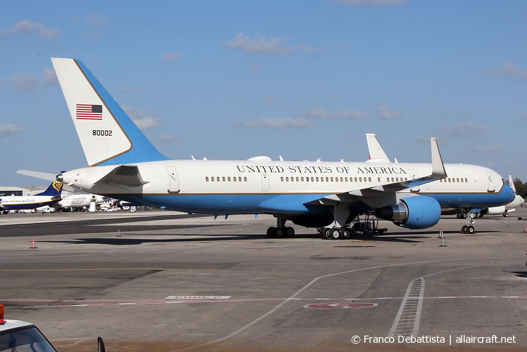 98-0002 · Boeing C-32A · (MLA / LMML)