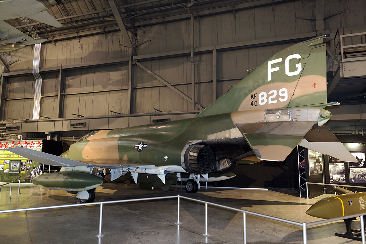 64-0829 · McDonnell Douglas F-4C Phantom II · (FFO / KFFO)