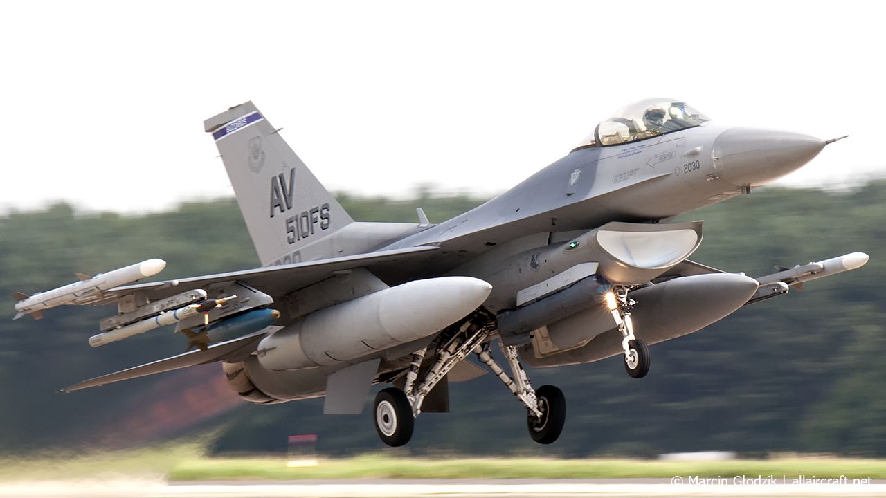 89-2030 (1C-183) 1989 General Dynamics F-16CM