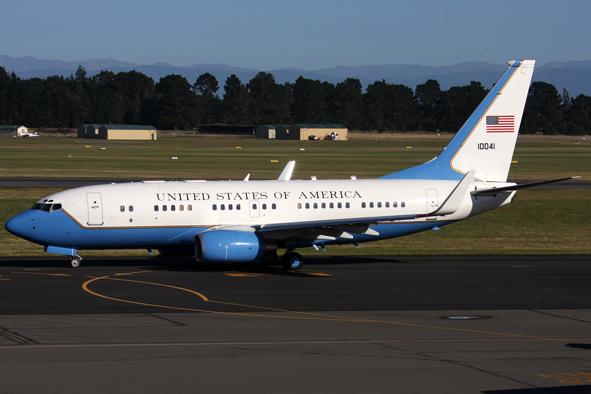 01-0041 (33080) 2001 Boeing C-40B