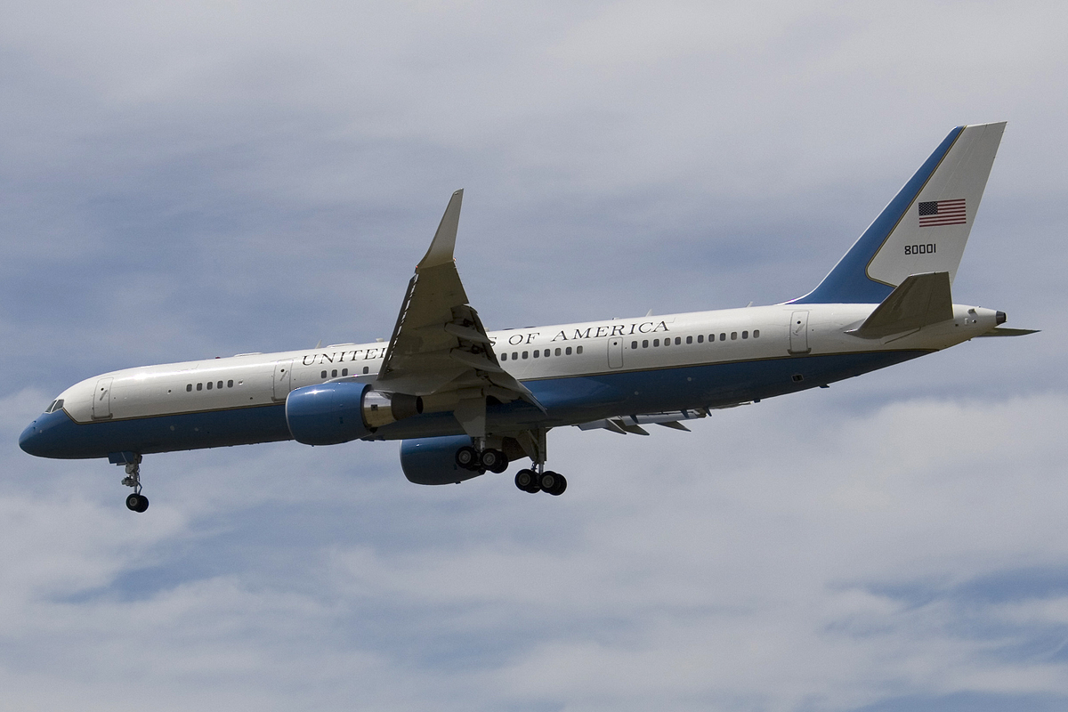 98-0001 · Boeing C-32A (757-2G4(WL)) · (CHC/NZCH)