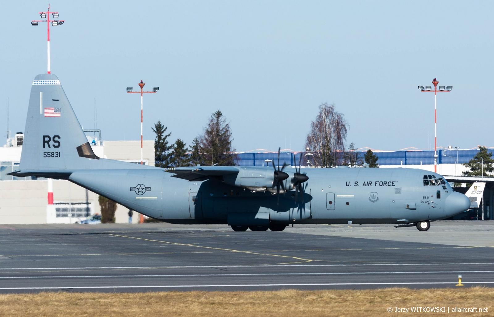 15-5831 (382-5831) Lockheed Martin C-130J-30