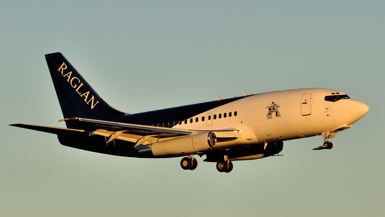C-FFAL · Boeing 737-2R8 · (YUL / CYUL)