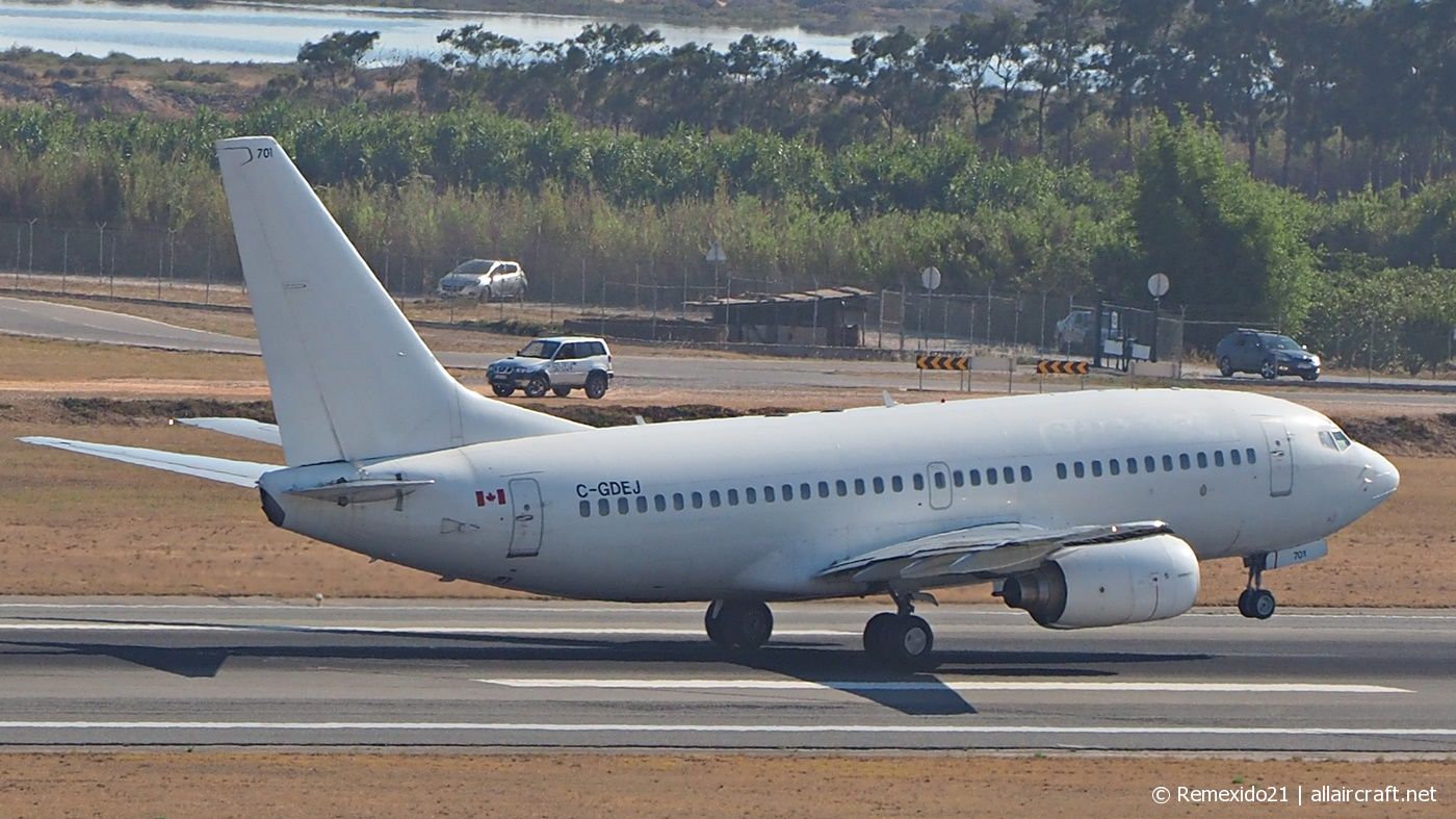 C-GDEJ · Boeing 737-73V · (FAO / LPFR)