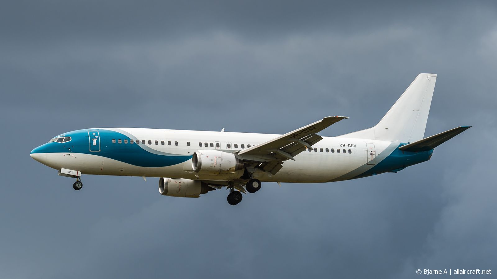 UR-CSV (27831) 1994 Boeing 737-4K5