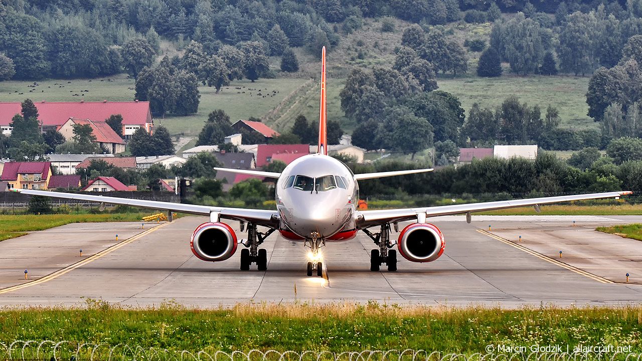 RA-89009 (95017) 2012 Sukhoi Superjet 100-95B