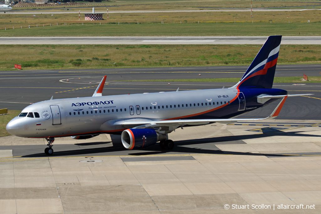 VP-BLH (cn 5565) Airbus A320-214