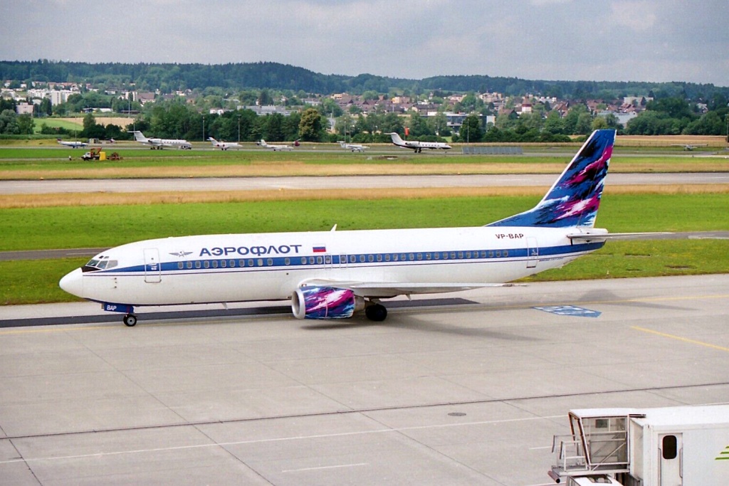 VP-BAP (29208) 1998 Boeing 737-4M0