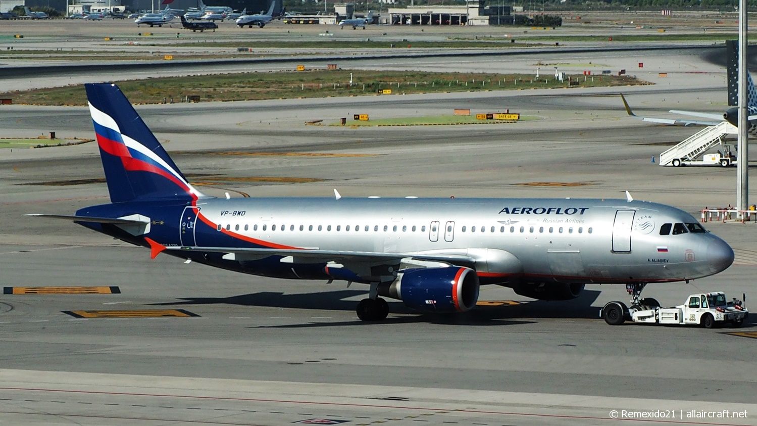 VP-BWD · Airbus A320-214 · (BCN / LEBL)