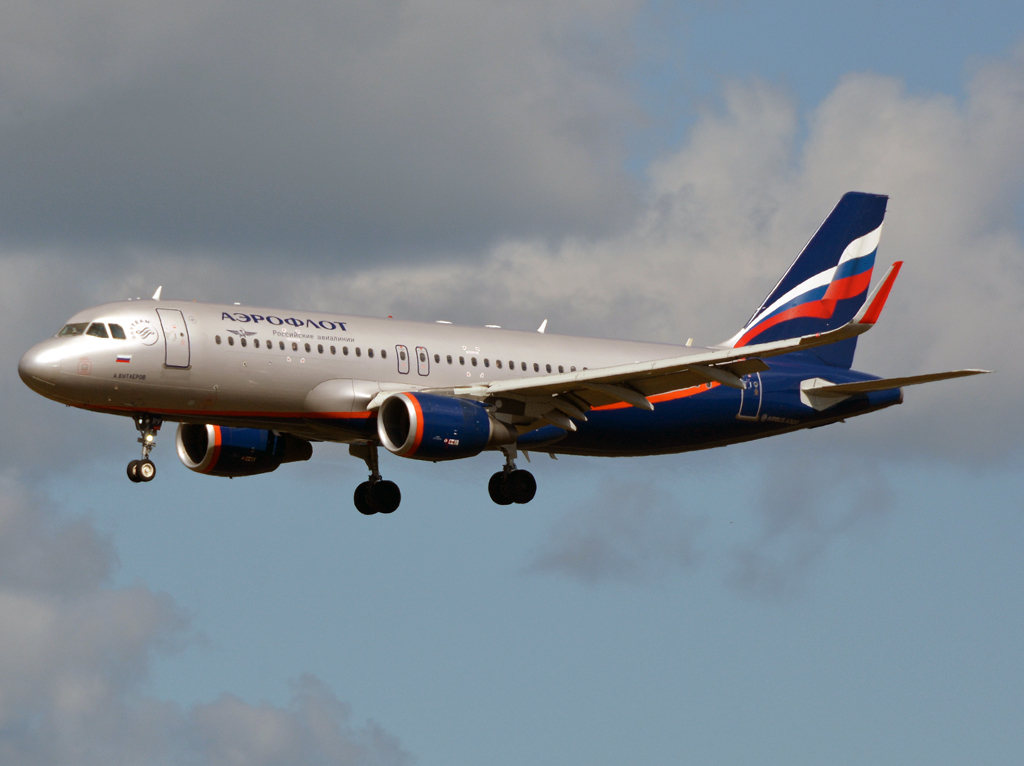 VQ-BRV · Airbus A320-214 · (CPH / EKCH)