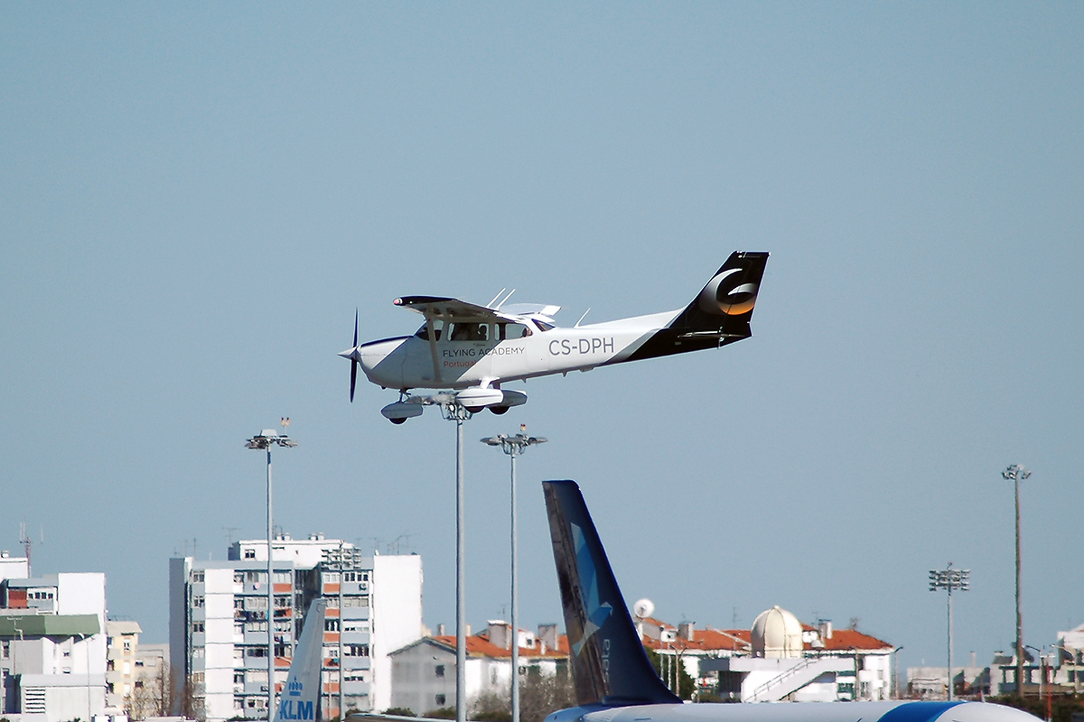 CS-DPH · Cessna 172R Skyhawk · (LIS / LPPT)