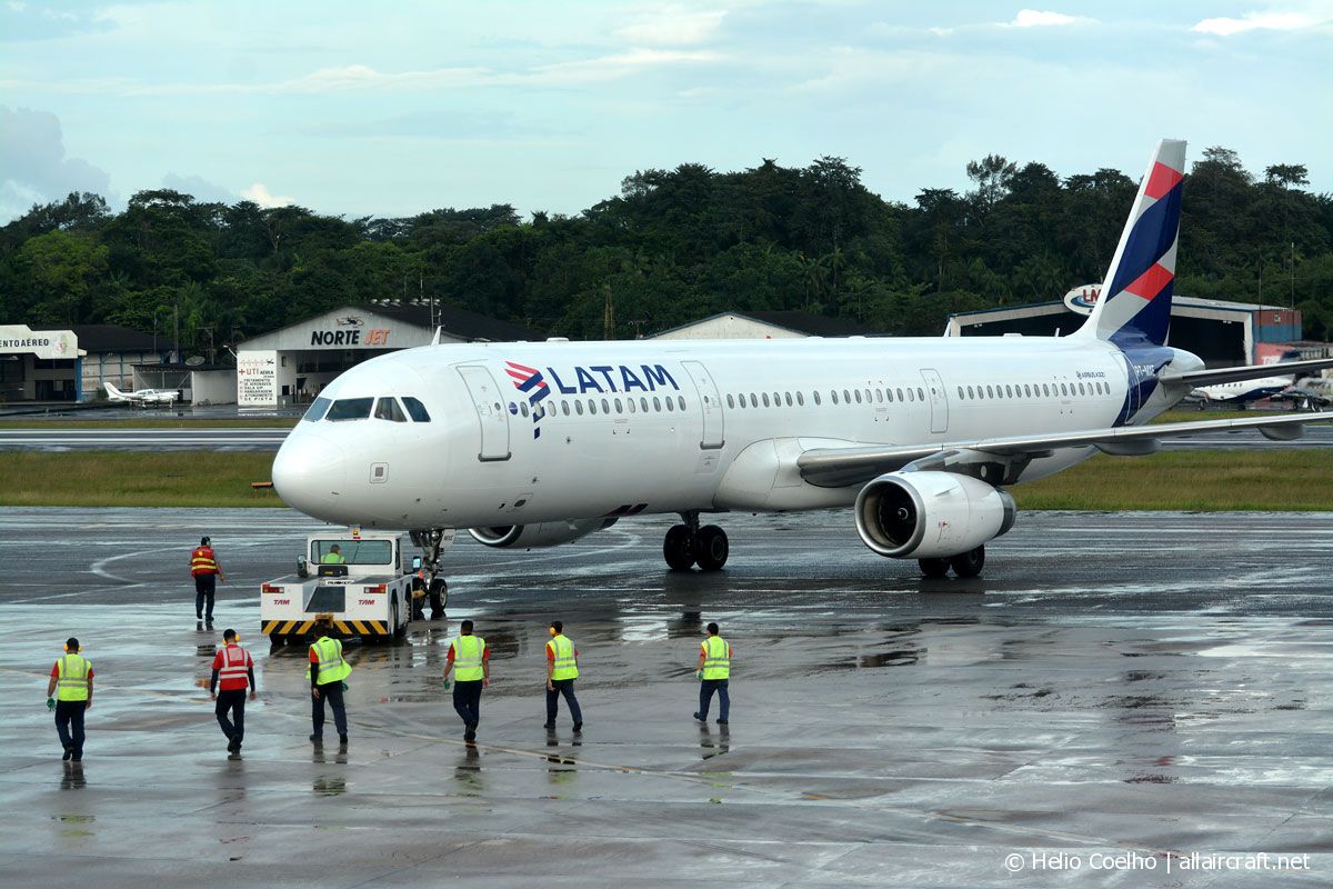 PT-MXE (3816) 2009 Airbus A321-231