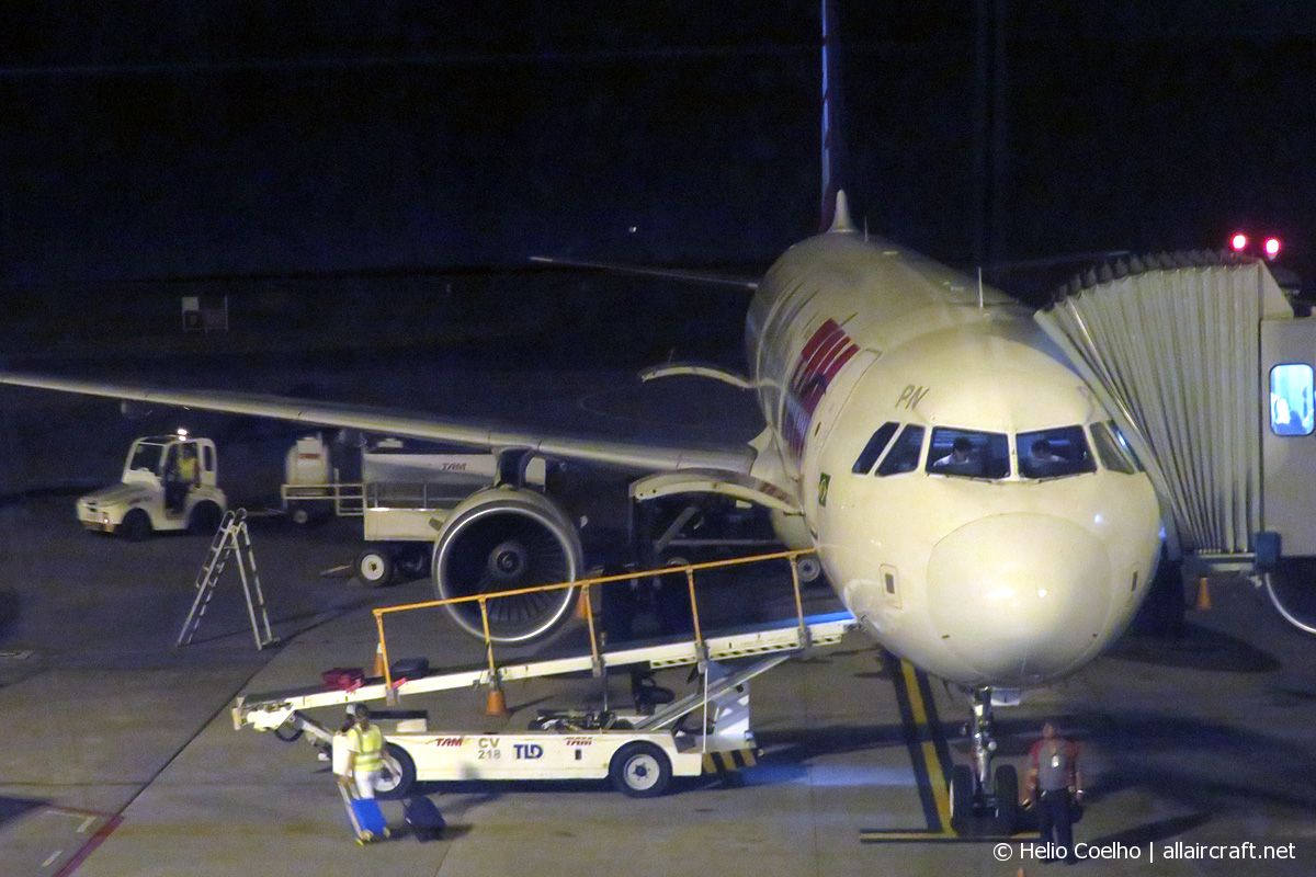 PT-XPN (7005) 2016 Airbus A321-211