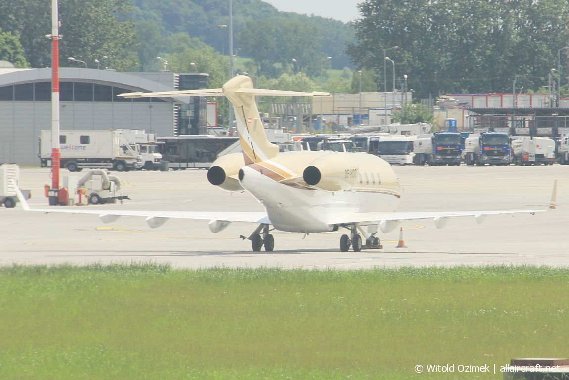 OE-HOO (20079) 2005 Bombardier Challenger 300