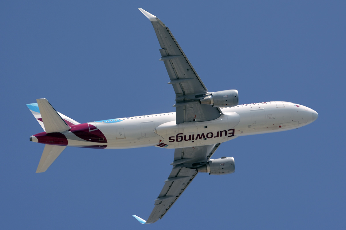 D-AEWJ · Airbus A320-214(WL) · (IBZ / LEIB)