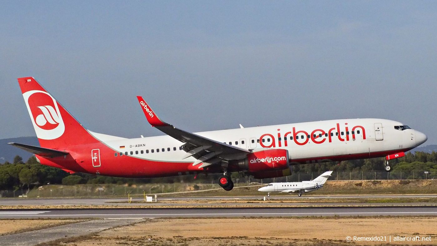 D-ABKN · Boeing 737-86J(WL) · (FAO / LPFR)