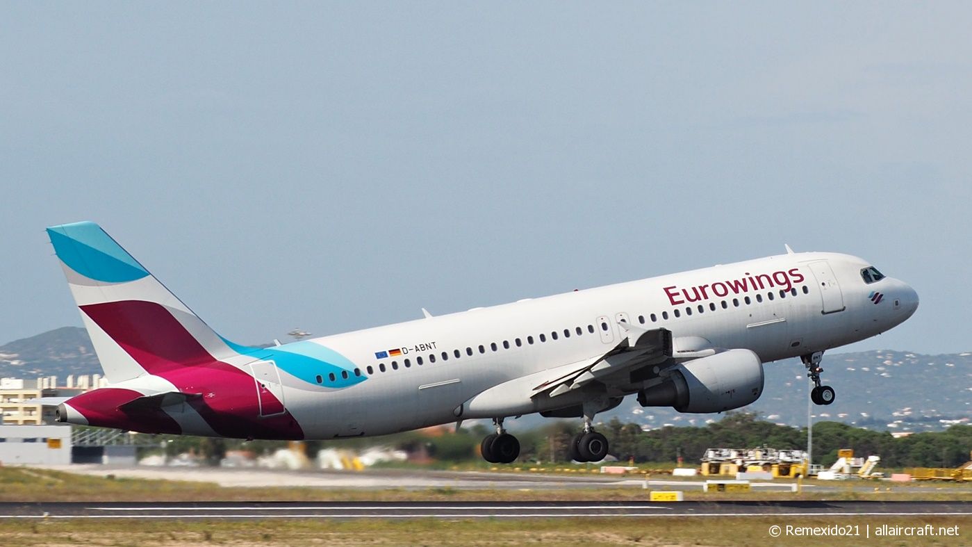 D-ABNT (cn 2562) Airbus A320-214