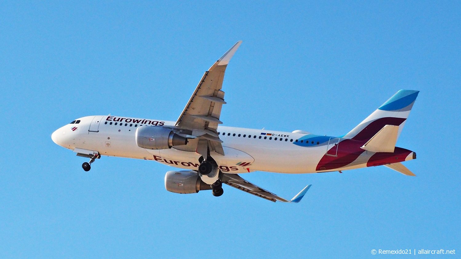 D-AEWK · Airbus A320-214(WL) · (FAO / LPFR)