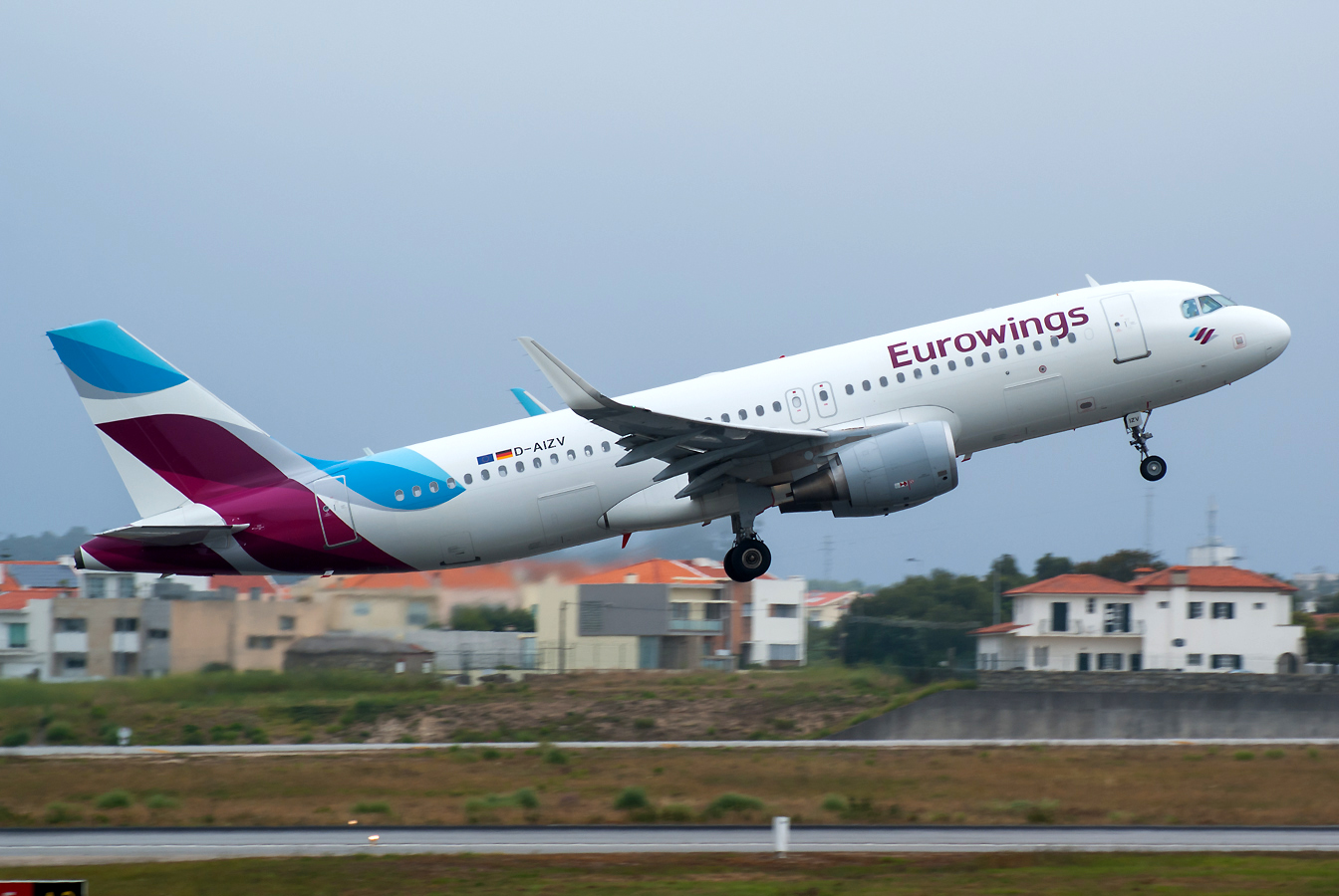 D-AIZV (5658) 2013 Airbus A320-214