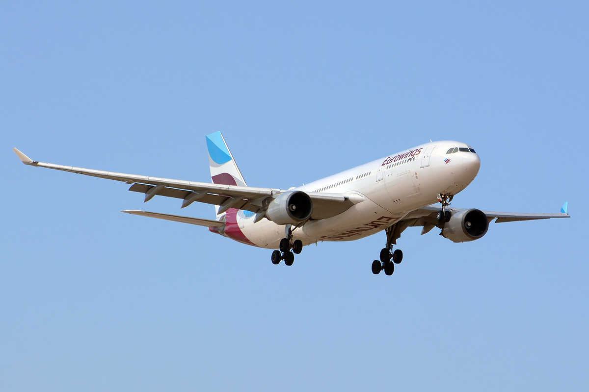 D-AXGC (555) 2003 Airbus A330-203