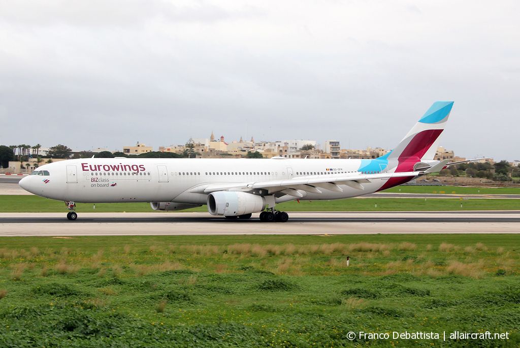 OO-SFK (570) 2004 Airbus A330-343