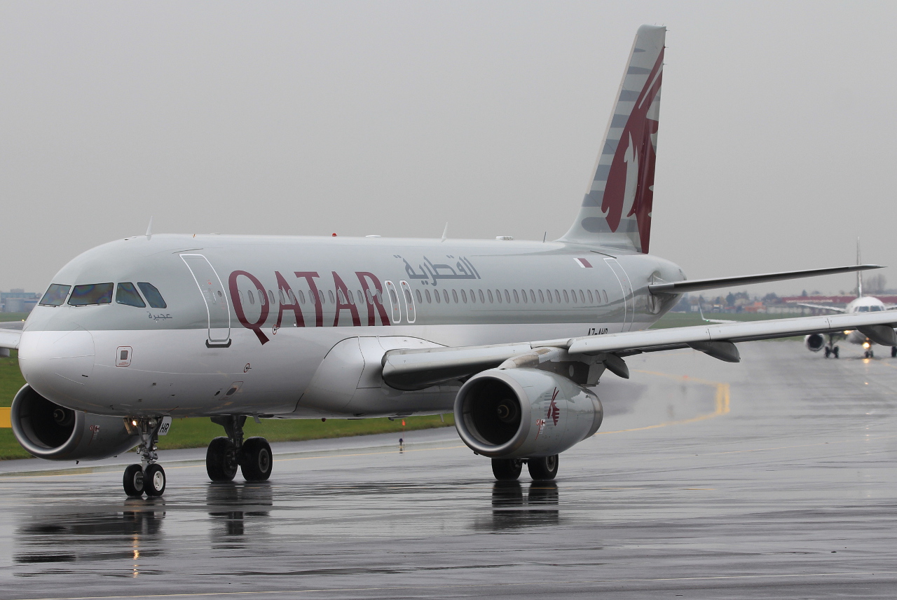 A7-AHR · Airbus A320-232 · (WAW / EPWA)