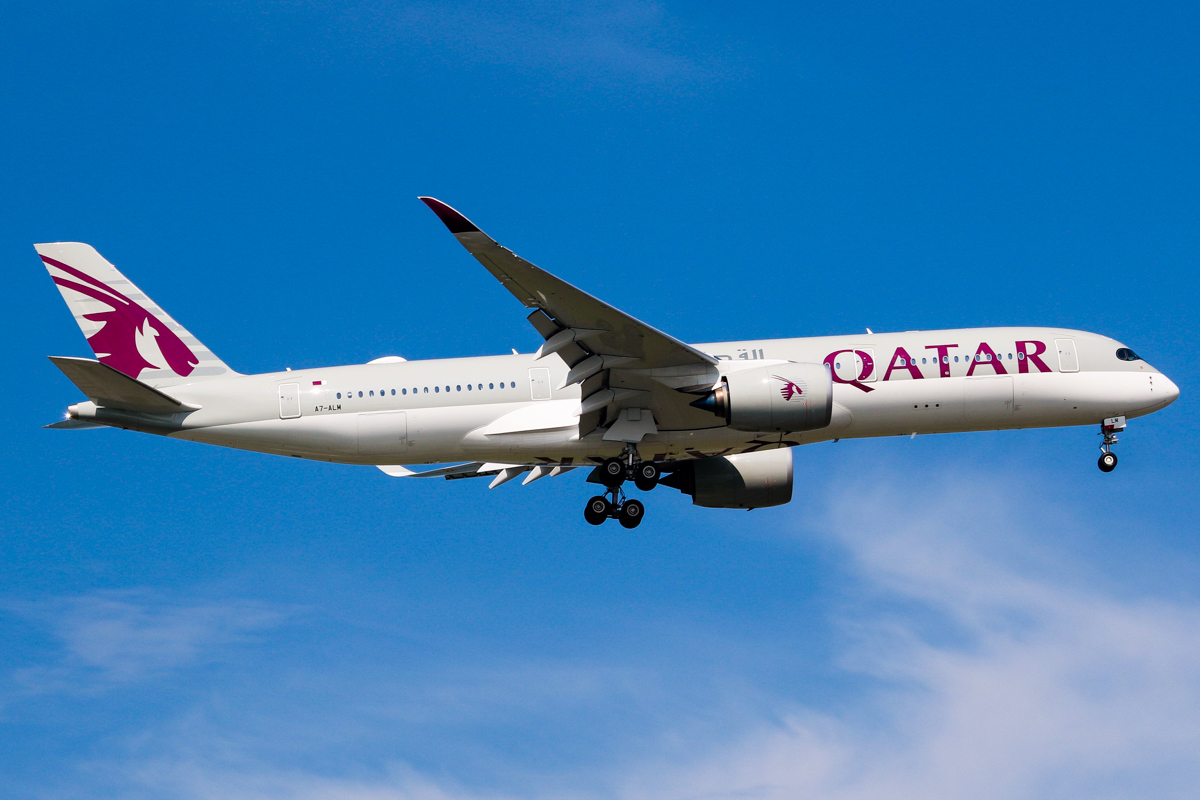 A7-ALM (042) 2016 Airbus A350-941