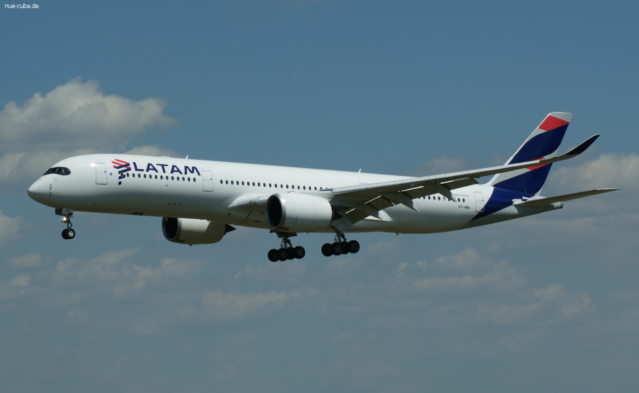 A7-AMA (079) 2016 Airbus A350-941