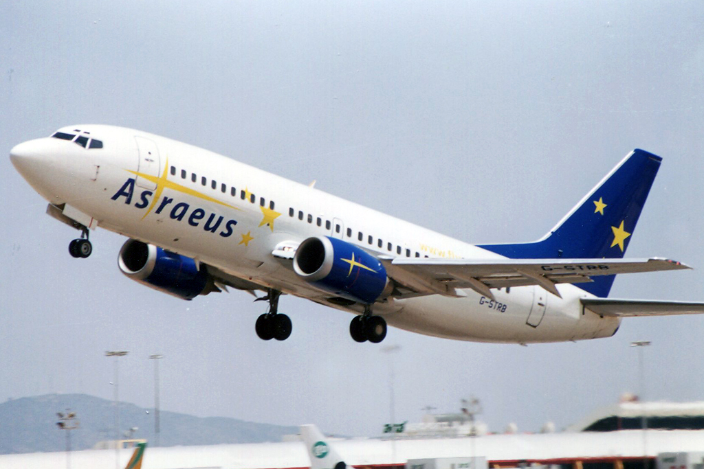 G-STRB · Boeing 737-3Y0 · (FAO / LPFR)