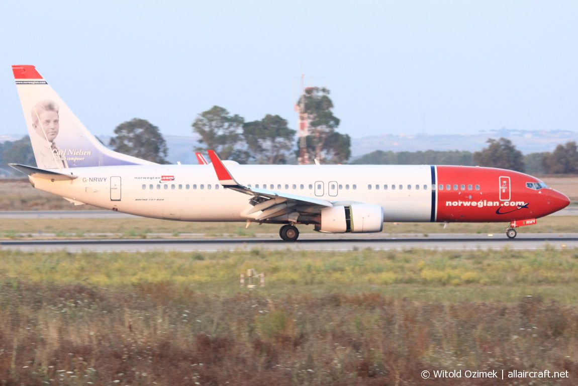 G-NRWY (39024) 2013 Boeing 737-8JP WL