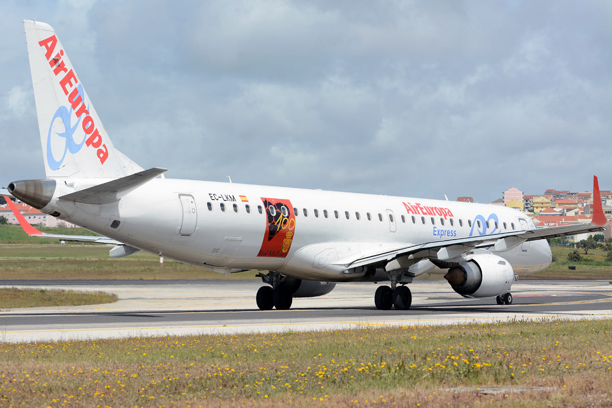 EC-LKM · Embraer 190-200LR · (LIS / LPPT)
