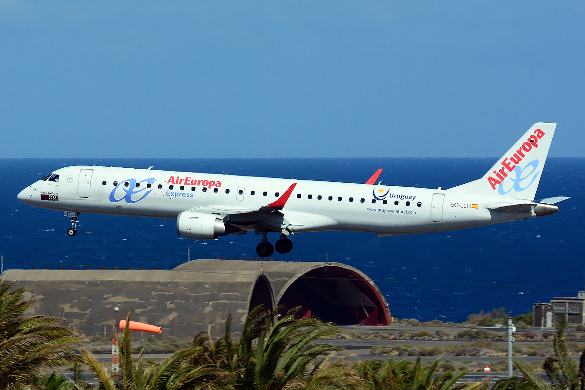 EC-LLR (cn 19000452) Embraer 190-200LR