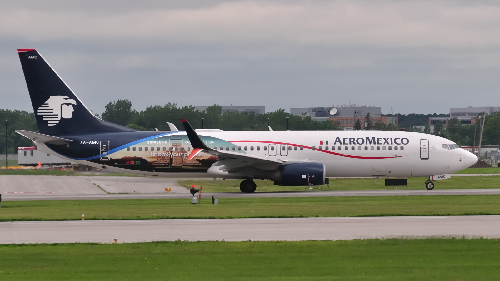 XA-AMC (cn 36704) Boeing 737-852