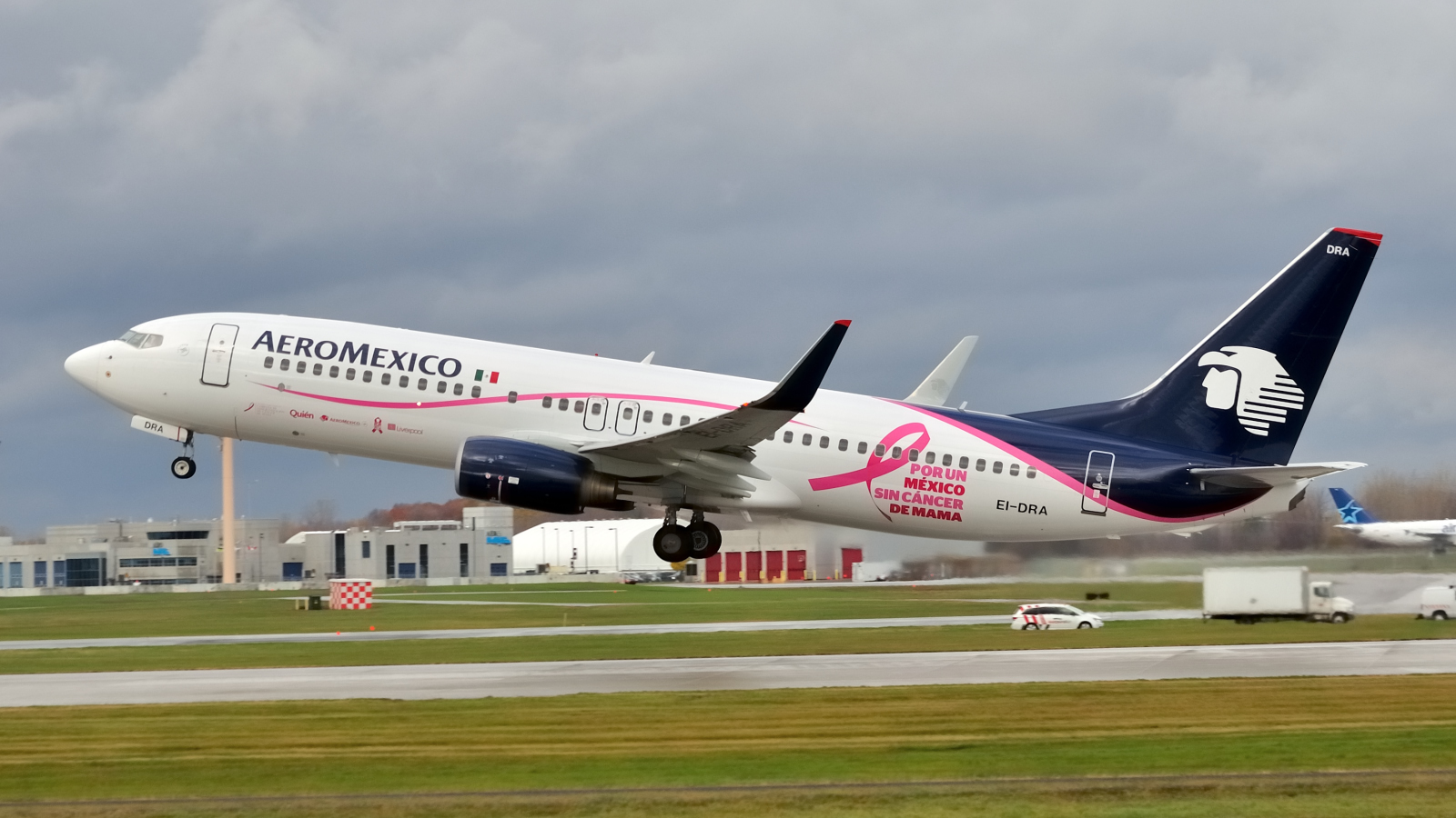 EI-DRA · Boeing 737-852(WL) · (YUL / CYUL)