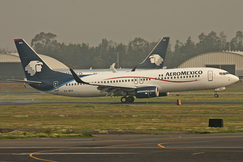 XA-MIA · Boeing 737-852 · (MEX / MMMX)