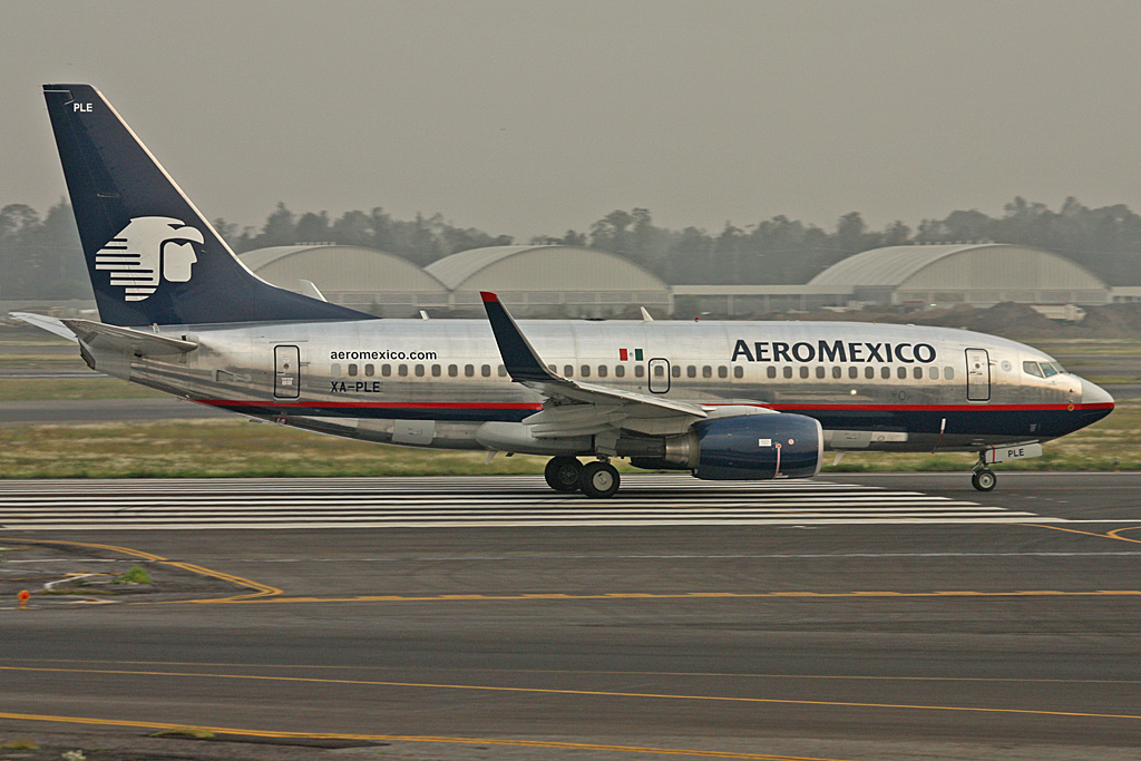 XA-PLE, (cn 34300), Boeing 737-752