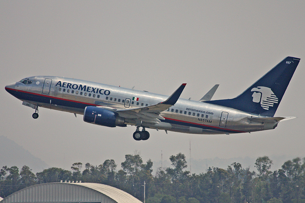 N857AM, (cn 33793), Boeing 737-752
